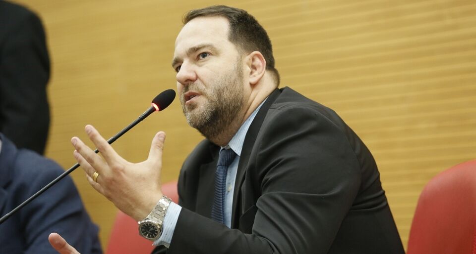Deputado Redano vai pedir investigação sobre o comportamento da Energisa com os clientes