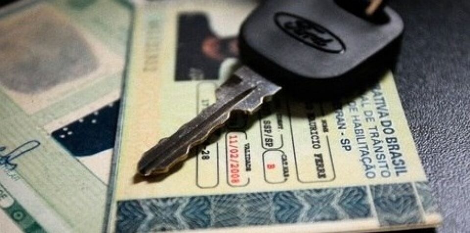 Novas regras para tirar CNH começam a valer nesta segunda