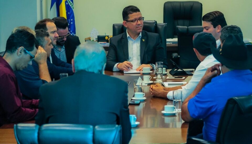 Executivo recebe demandas de Alto Paraíso e anuncia encascalhamento da RO-457