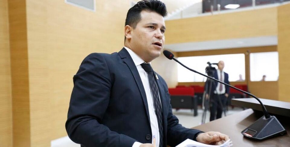 Marcelo Cruz denuncia que Caerd deixa bairros da capital sem água