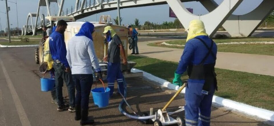 Prefeitura realiza limpeza e pintura na avenida Jorge Teixeira