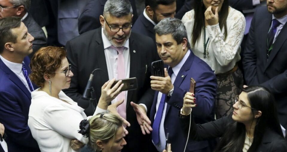 TV terá inundação de 19.040 comerciais de políticos no 1º semestre de 2020