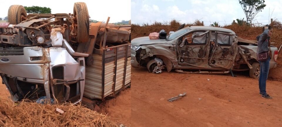 Caminhão boiadeiro capota após bater em caminhonete em Rondônia