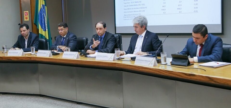 Governo libera quase R$ 800 milhões em emendas parlamentares. Entenda o contexto