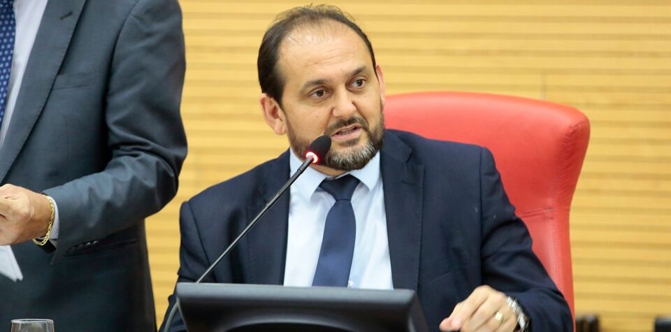 Presidente Laerte Gomes denuncia descaso da Energisa com Seringueiras
