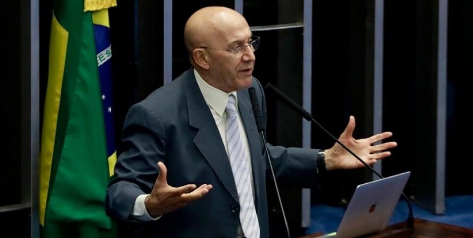 "Eram quatro milhões de crianças nas ruas, Eu louvo esses brasileiros"