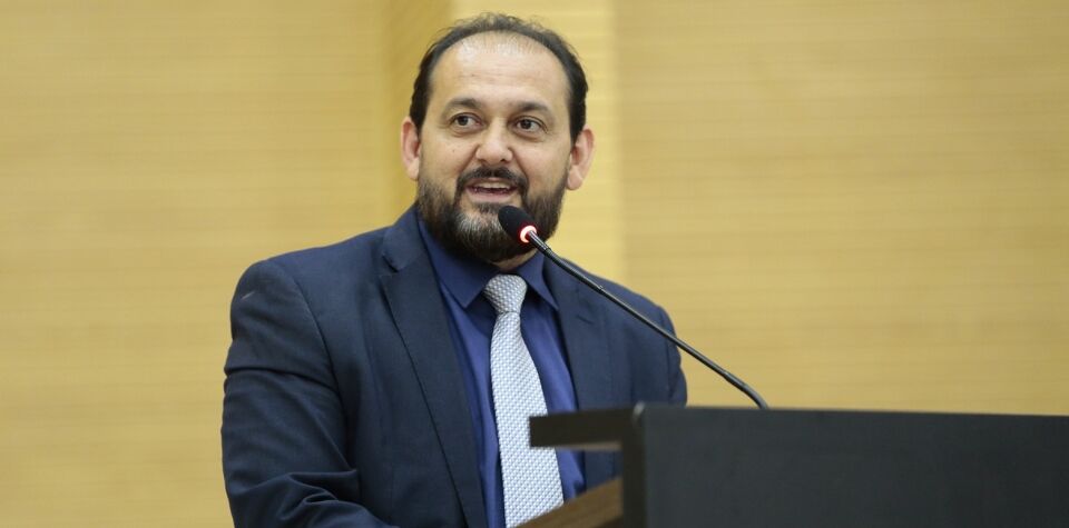 Assembleia homenageia desembargador Mimessi e presidente do Tribunal de Contas