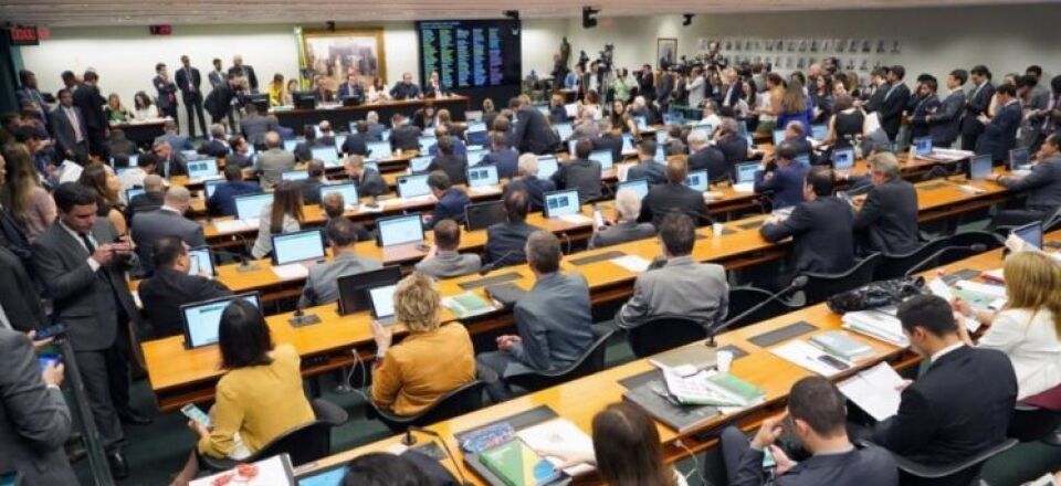 Proposta que torna imprescritível crime de estupro é aprovada na CCJ