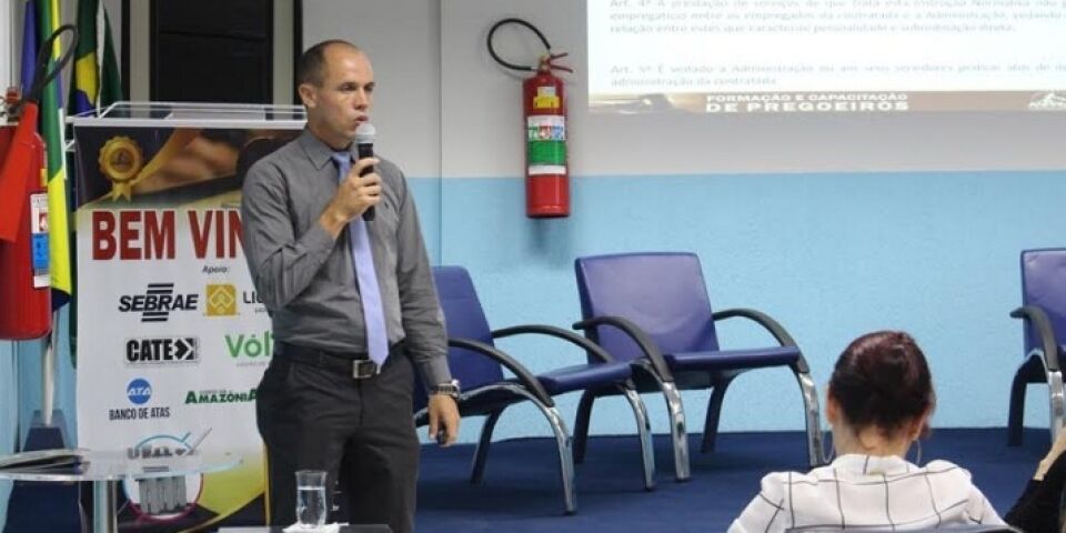 Formação e capacitação de pregoeiros no auditório do Sebrae em Porto Velho