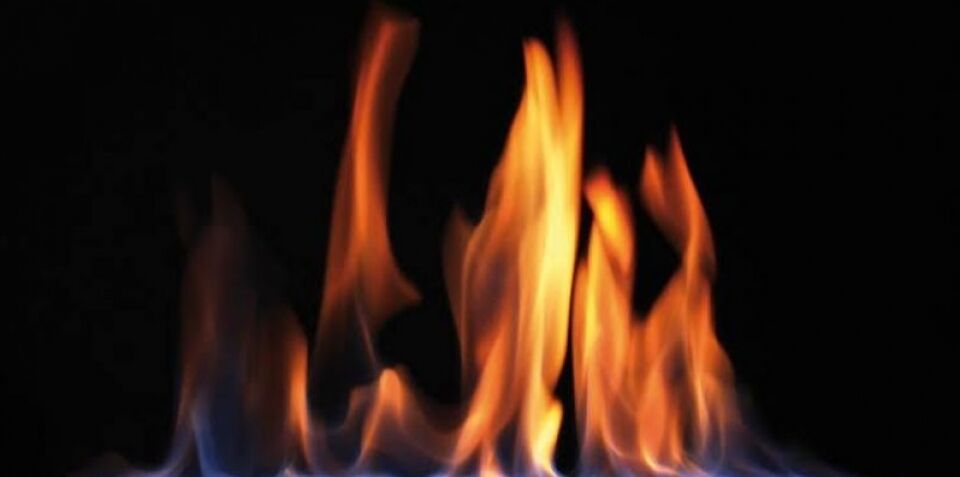 Mãe se tranca em casa e coloca fogo em colchão para matar o filho e a si mesma