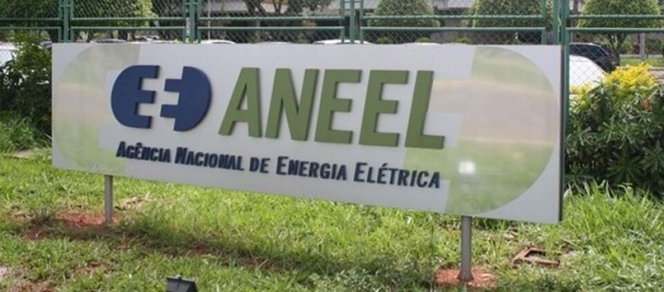 ANEEL define bandeira amarela na conta de luz de outubro