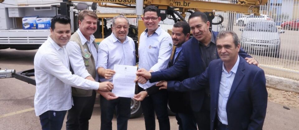 Governo entrega equipamentos para fomentar setor produtivo
