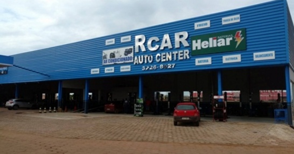 Agora, com loja de autopeças e acessórios para o cliente não ter que sair por aí