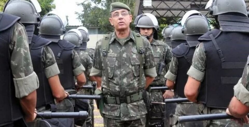 Cai o presidente do Incra