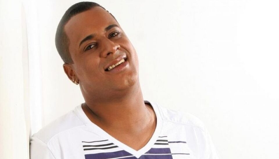 VÍDEO: Ex-vocalista da Timbalada é flagrado nas ruas de Salvador supostamente sob efeito de drogas