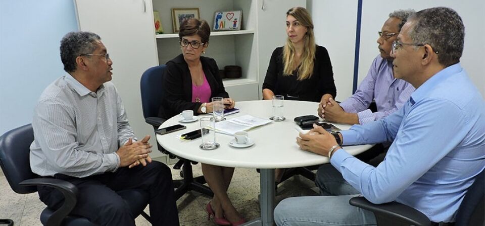 A intervenção  da educação só achou 76 dos 145 ônibus contratados pela prefeittura