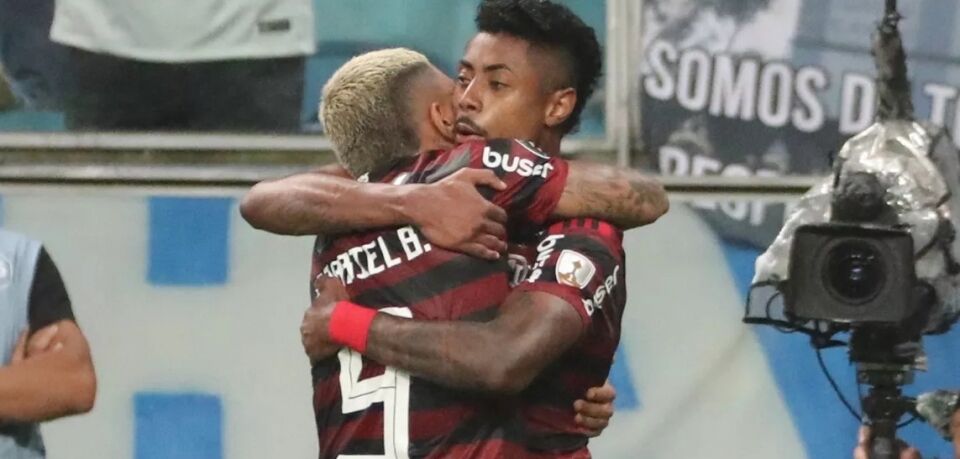 Análise: Flamengo se impõe na Arena, coloca o Grêmio na roda e dá passo rumo ao sonho da final
