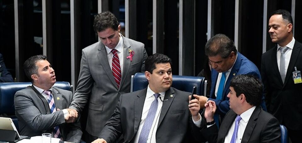 Senado aprova limites de gastos para eleições do ano que vem