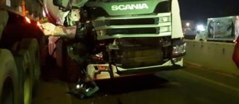 Baixa visibilidade durante chuva ocasiona acidente na BR-364