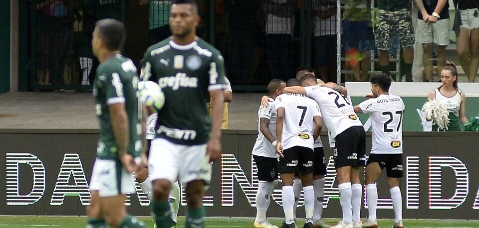 Atlético-MG dificulta e arranca empate contra o Palmeiras em São Paulo