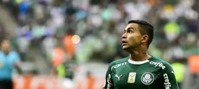 Dudu marca golaço, mas Palmeiras só empata e se distancia do Fla