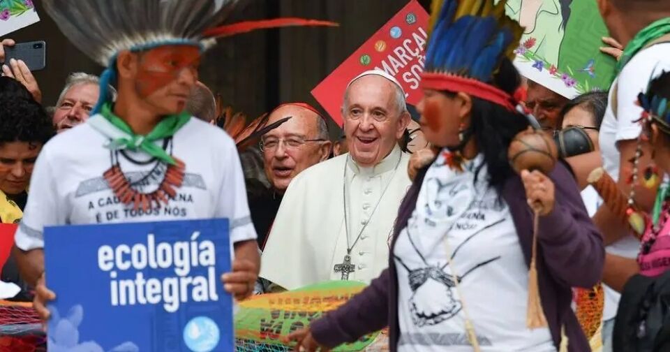 Papa pede respeito aos indígenas e diz que 'ideologias são uma arma perigosa'