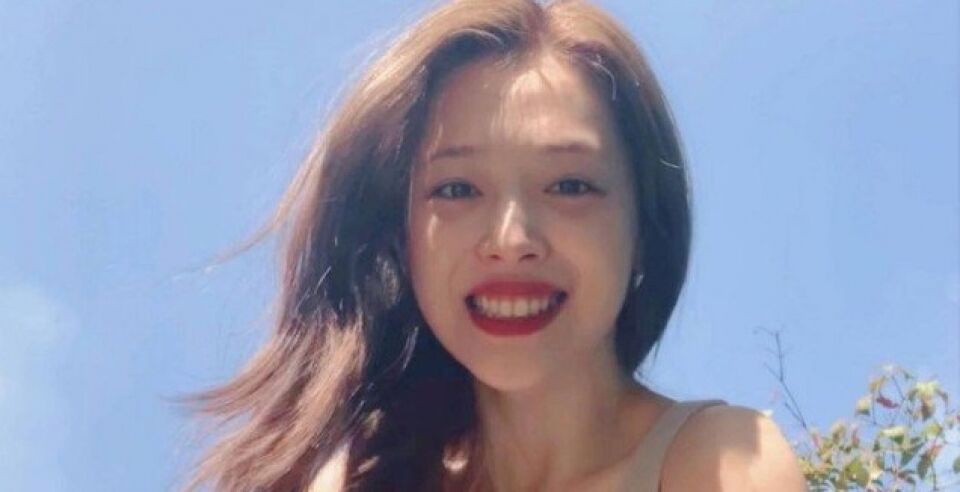 Artistas do K-pop lamentam morte de Sulli, ex-integrante do f(x), aos 25 anos