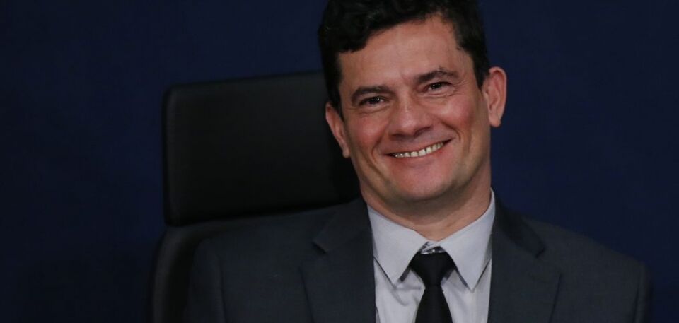 Moro goleia Gilmar (e a torcida do Flamengo comemora)