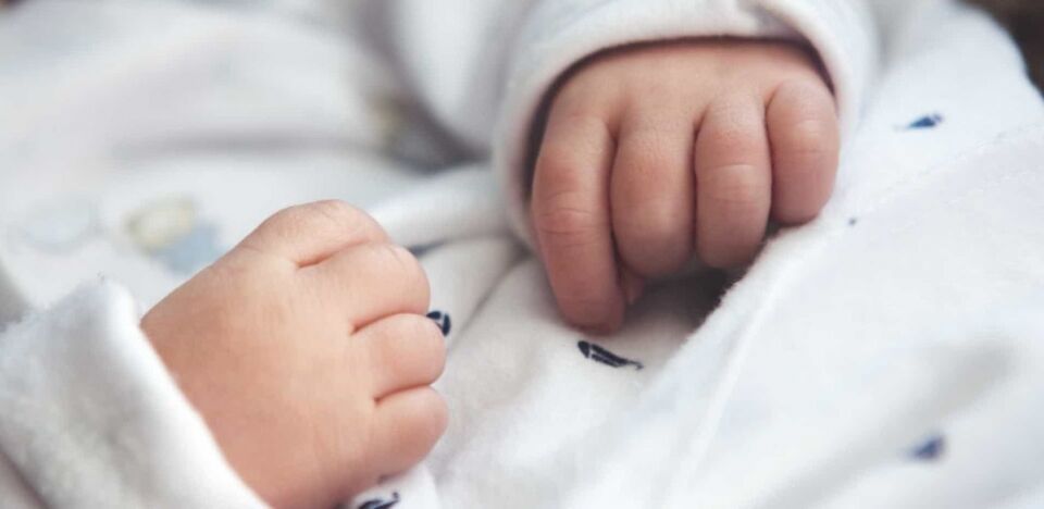 Mulher é mãe aos 75 anos. Caso ocorreu na Índia