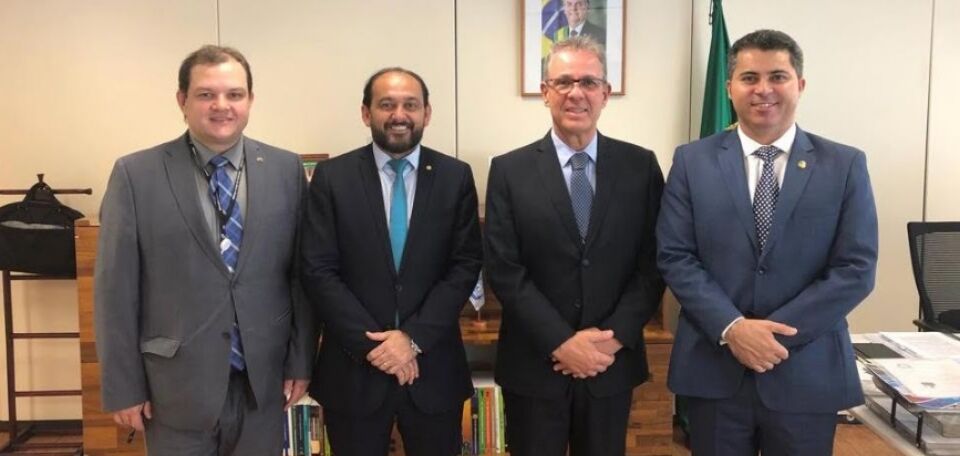 Presidente Laerte Gomes relata problemas da Energisa ao ministro das Minas e Energia