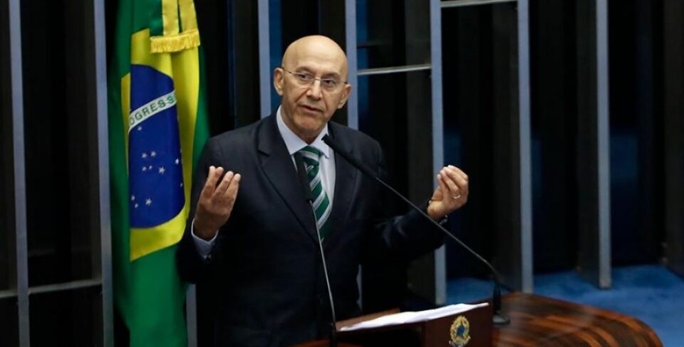 “O Brasil só vai melhorar por meio de uma educação com base sólida”, afirma Confúcio Moura