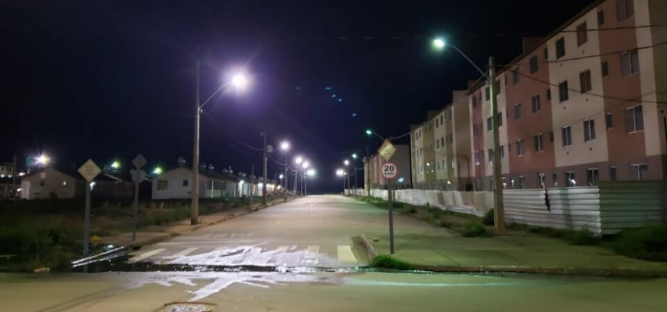 Incêndio em veículo não impede prefeitura de levar iluminação ao Orgulho do Madeira