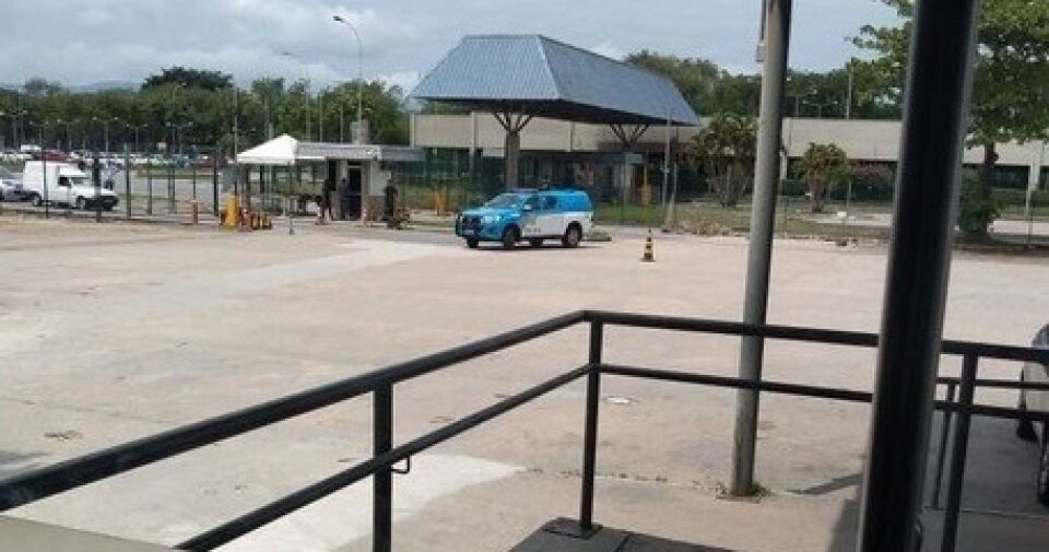 Homens armados invadem terminal de cargas do aeroporto do Galeão