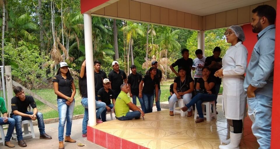 Técnicos da Idaron atendem cerca de 120 estudantes em projeto de educação sanitária, em Pimenta Bueno