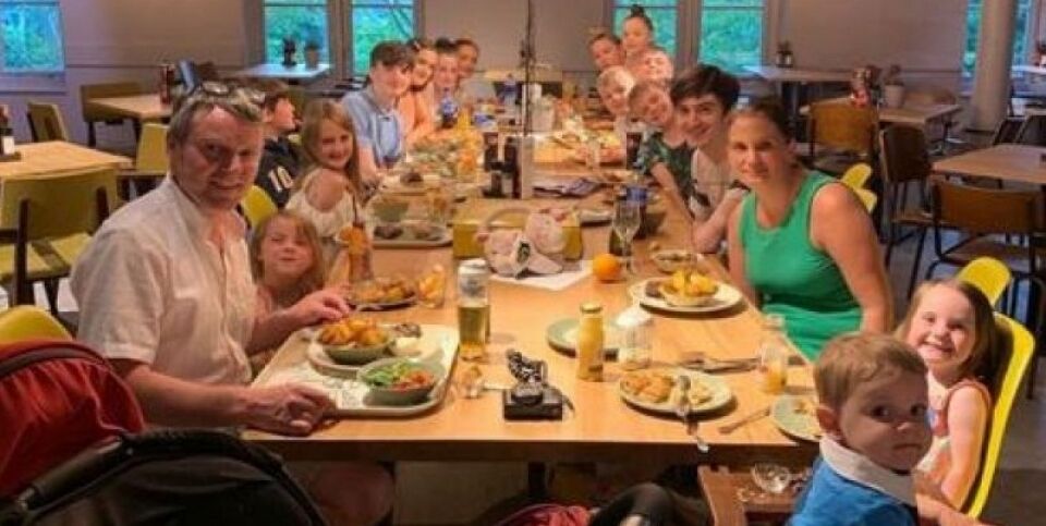 Casal britânico anuncia 22ª gravidez em 30 anos