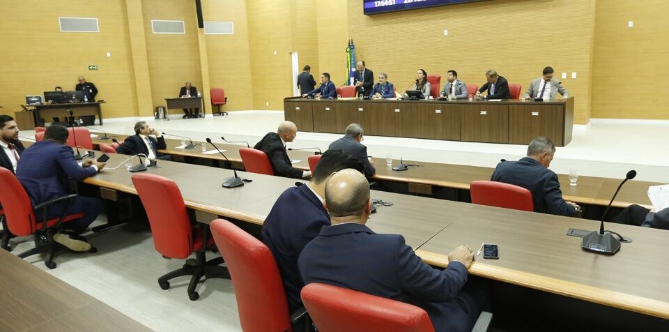 Deputados estaduais aprovam crédito e outros projetos do Executivo