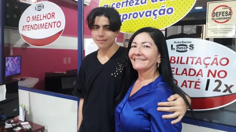 A auto escola da Ana formou mais uma turma de motoristas