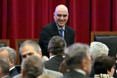 ‘Não existe possibilidade de recuar nem um milímetro’, diz Moraes ao Washington Post