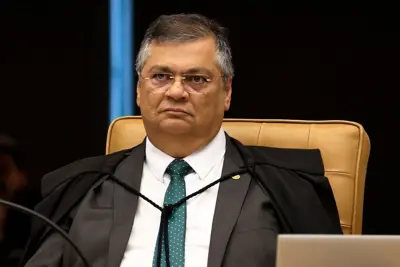 Governo Trump responde a Dino após decisão sobre leis internacionais