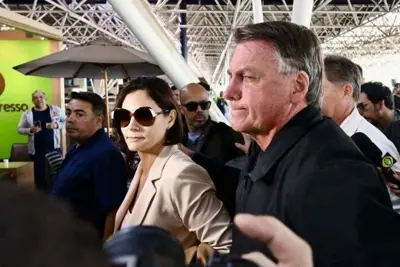 Michelle publica salmo no dia do julgamento de Bolsonaro no STF