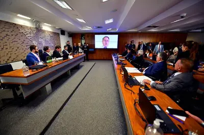 Após fala de Tagliaferro, oposição pede suspensão de julgamento