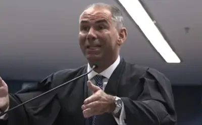 Defesa de Bolsonaro apresenta sustentação oral nesta quarta no STF; ouvidos moucos escutam