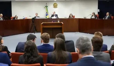 STF encerra mais um dia de julgamento com placar parcial de 2 a 0 pela condenação de Bolsonaro