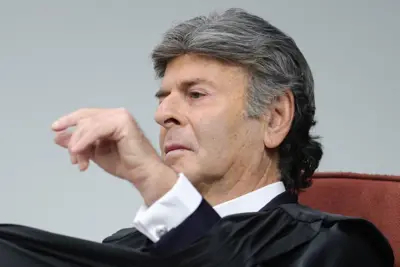 Fux arranca a máscara das narrativas, rejeita tese de golpe, condena STF e absolve Bolsonaro