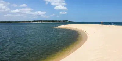 Praia secreta do Brasil fica no coração da Amazônia e é considerada a mais bonita do mundo