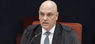 Moraes veta bispo em grupo de oração na casa de Jair Bolsonaro