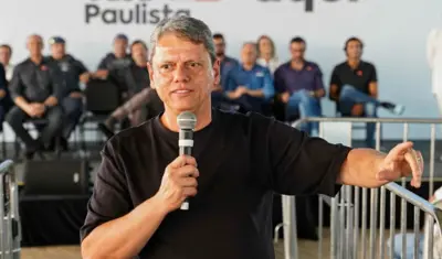 Tarcísio: “Quando falsificarem Coca-Cola, vou me preocupar”