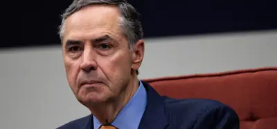 Barroso anuncia aposentadoria do STF em sessão plenária