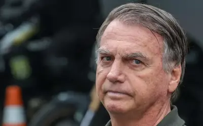 Moraes nega pedido de Bolsonaro e mantém prisão domiciliar