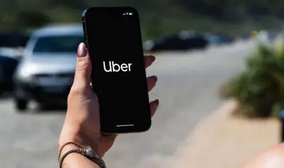 Uber muda critérios e exclui carros populares da categoria Black